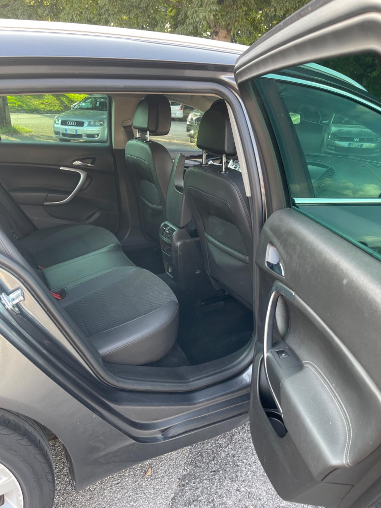 Opel Insignia 2.0 CDTI Sports Tourer Cosmo 2011