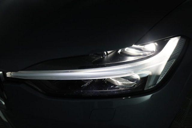 VOLVO XC60 XC60 B4 (d) Geartronic Momentum