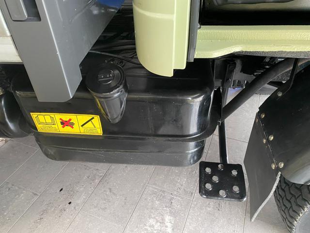 MERCEDES-BENZ AUTOCARRO RIBALTABILE TRILATERALE UNIMOG