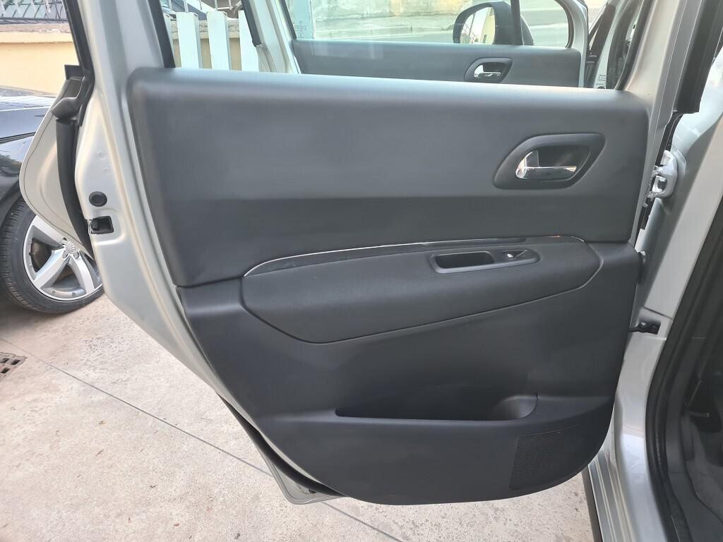 PEUGEOT 3008 1.6 HDi 115CV ANNO 2015 290000KM