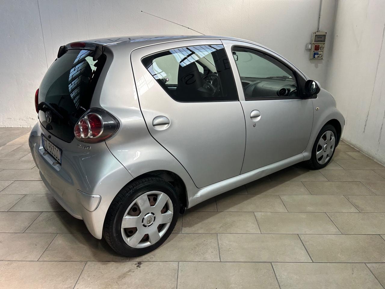 Toyota Aygo 1.0 12V VVT-i 5 porte