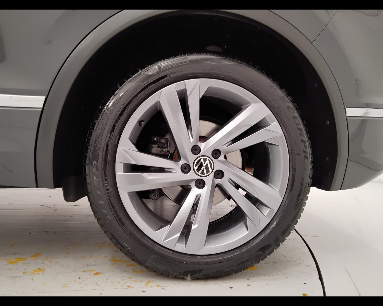VOLKSWAGEN Tiguan II 2021 - Tiguan 1.5 tsi R-Line 150cv dsg