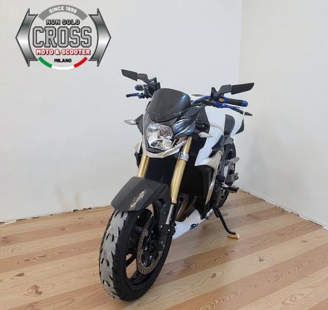 SUZUKI GSR 750 - ANNO 2012