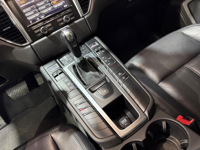 PORSCHE Macan WHITE INSERTI IN CARBONIO CERCHI DA 21 SOSPENSIONI