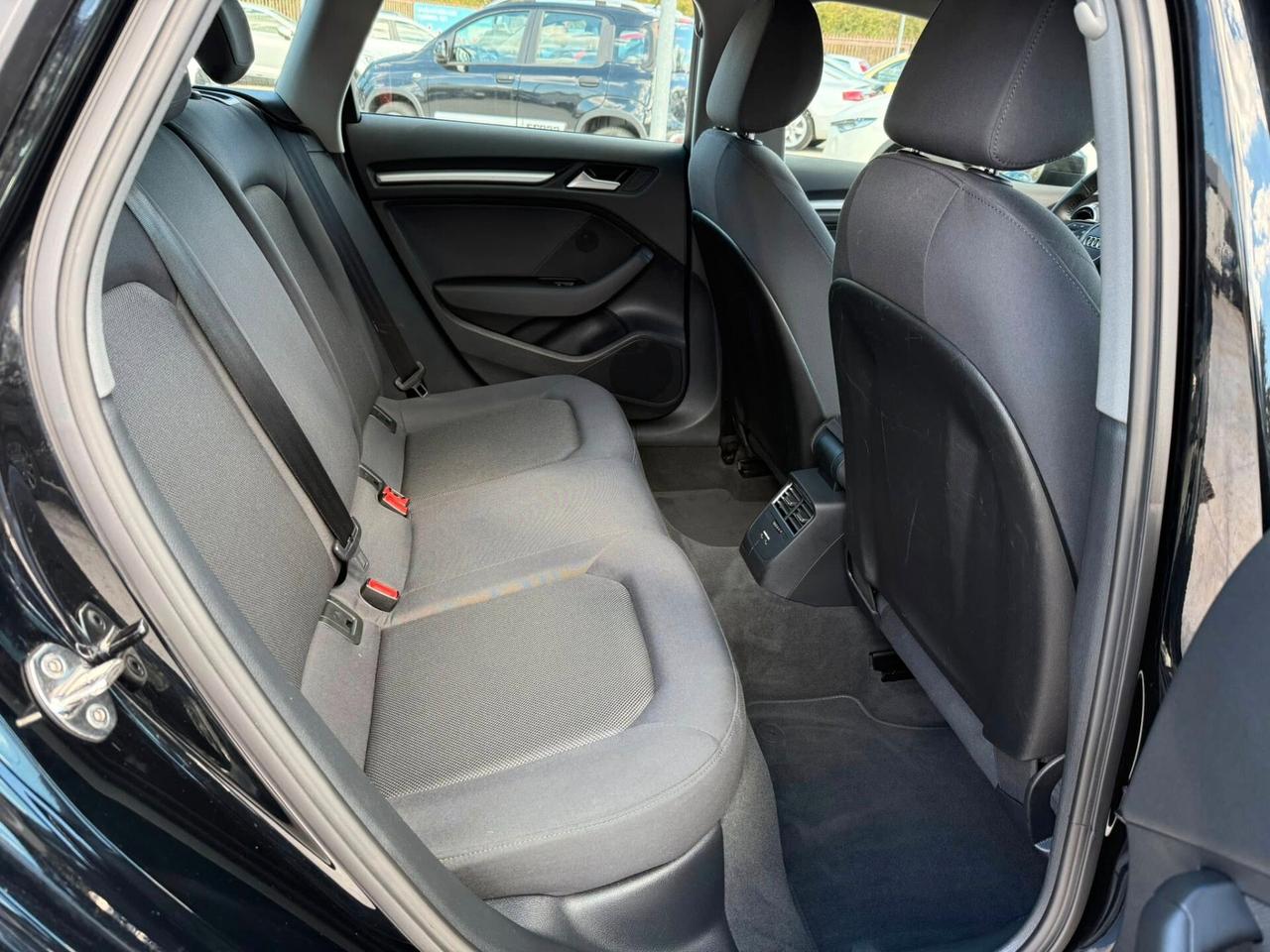 Audi A3 1.6 Tdi 116CV -SPORTBACK-