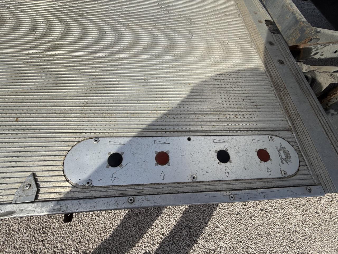 IVECO Eurocargo E5 100E22 con sponda idraulica e s