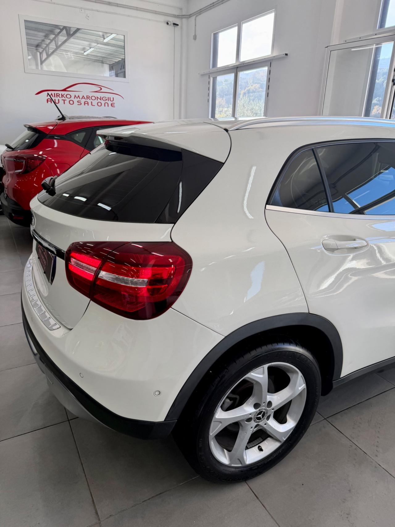 Mercedes-benz GLA 200 d Premium FINANZIABILE