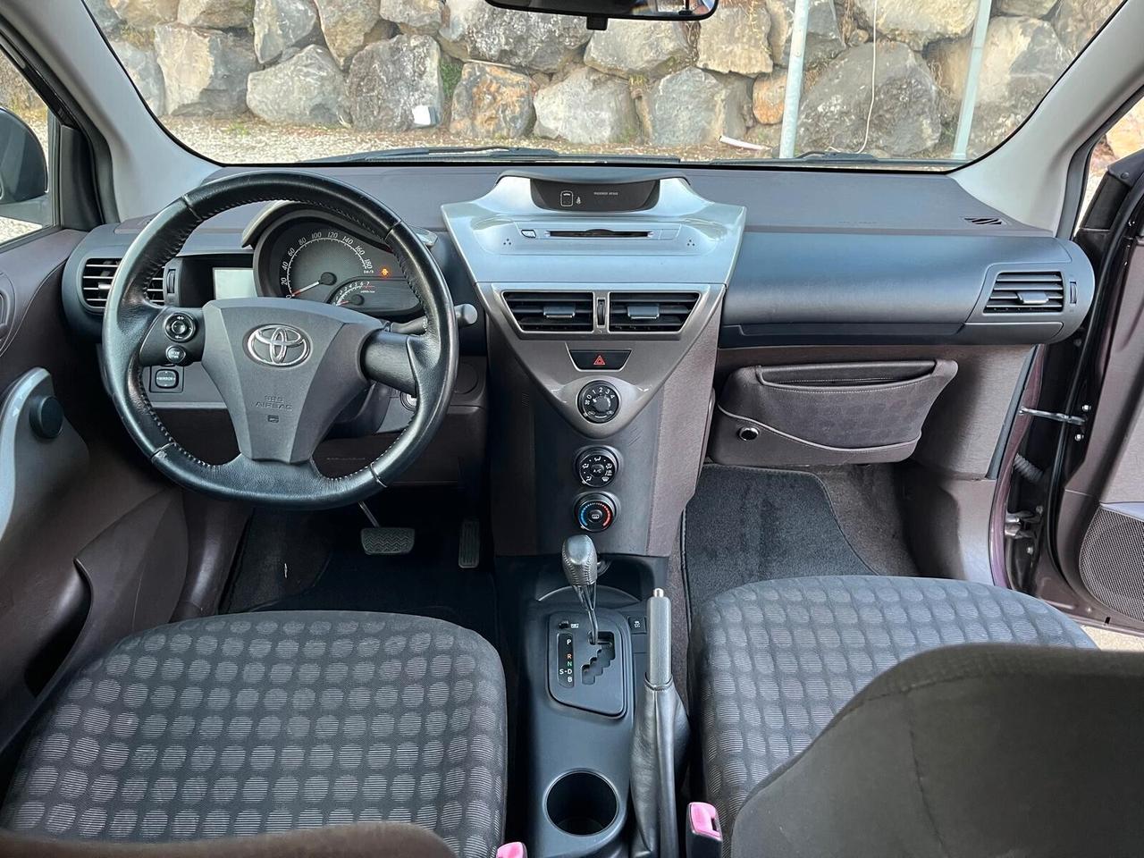 Toyota iQ 1.0 Multidrive