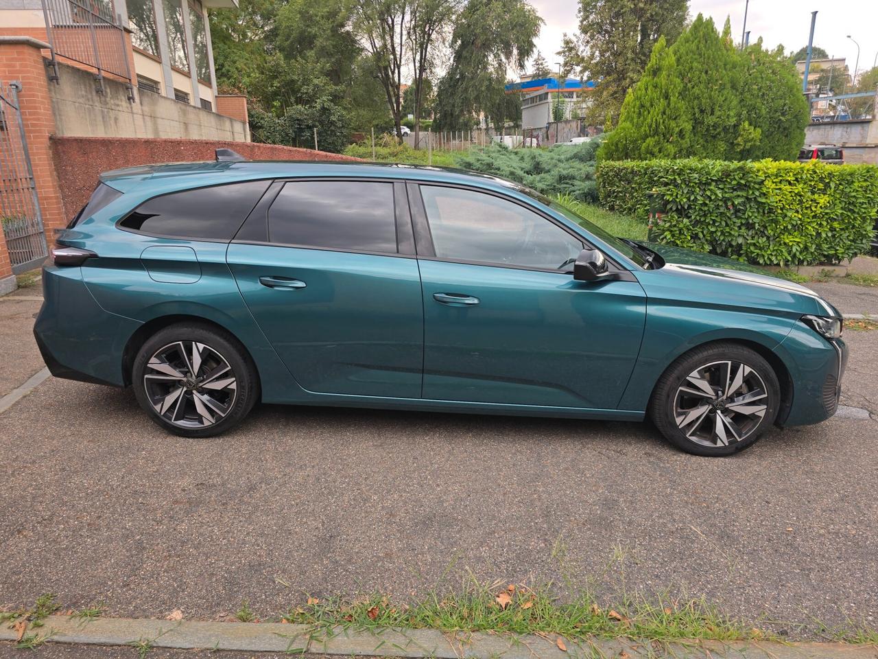 Peugeot 308 Allure Pack 1.5 BlueHdi 131cv (My'24 modello nuovo)