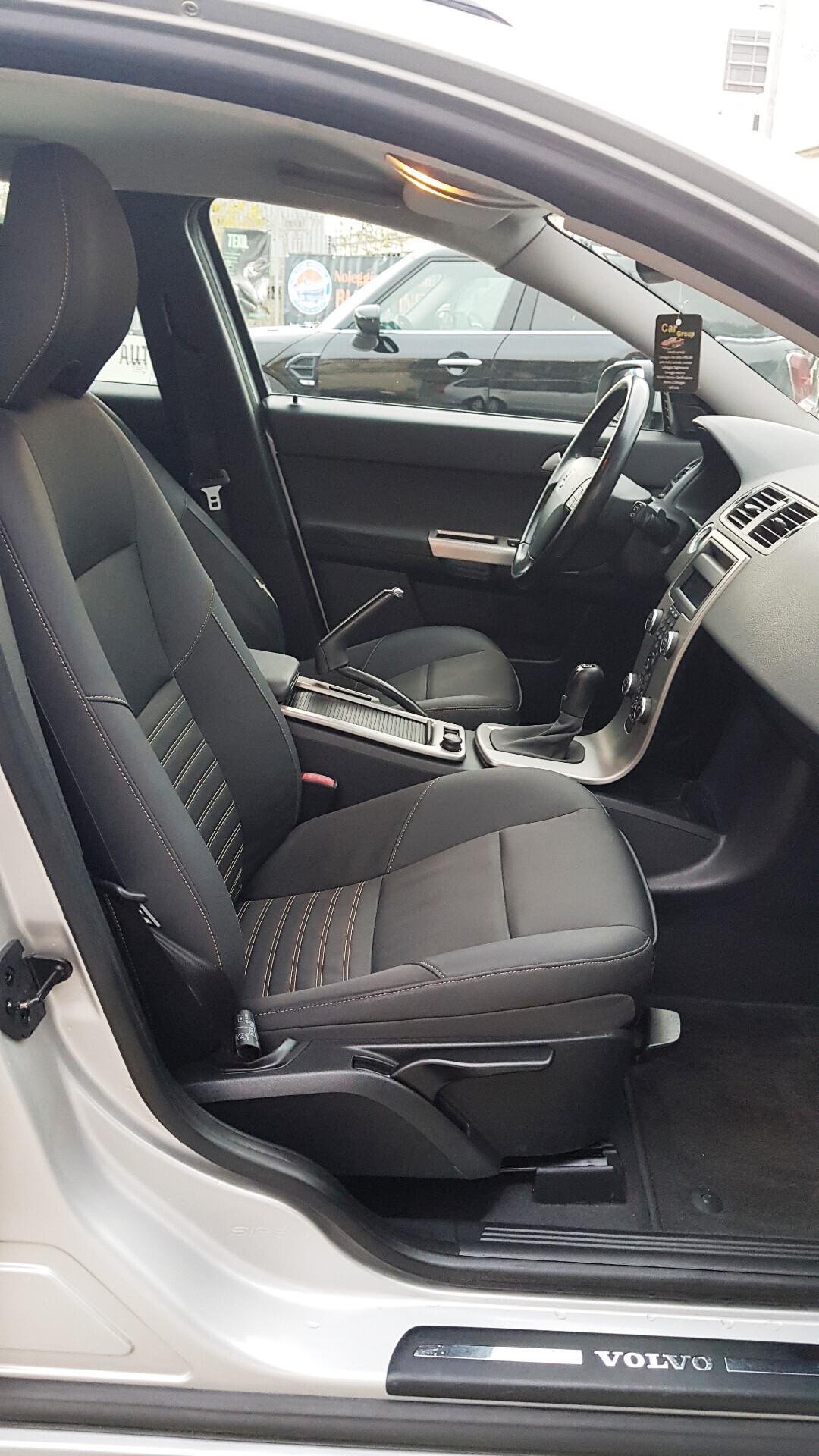 V50 1.6 16V MOMENTUM 94.000 KM. 10/2008