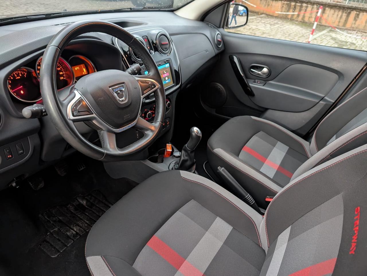 DACIA SANDERO STEPWAY TECHROAD 900TCE 90CV SOLO 35.000KM - ANCHE SENZA BUSTA PAGA