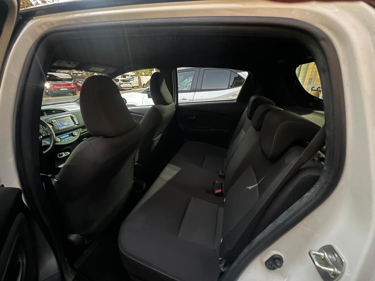 Toyota Yaris 1.5 Hybrid Style / Y20 BITONE