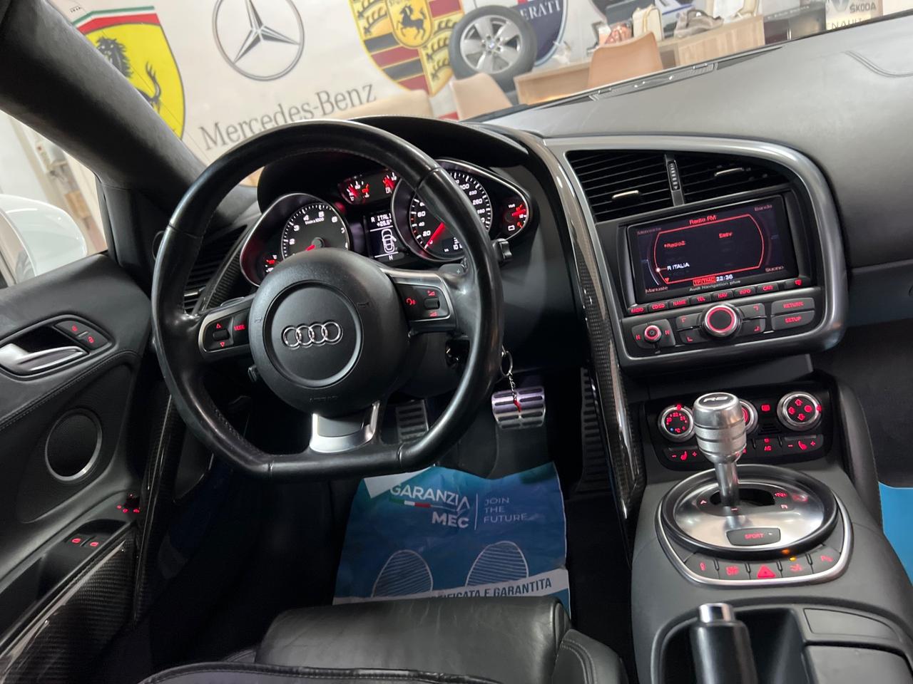 Audi R8 4.2 V8 FSI quattro R tronic Carbon