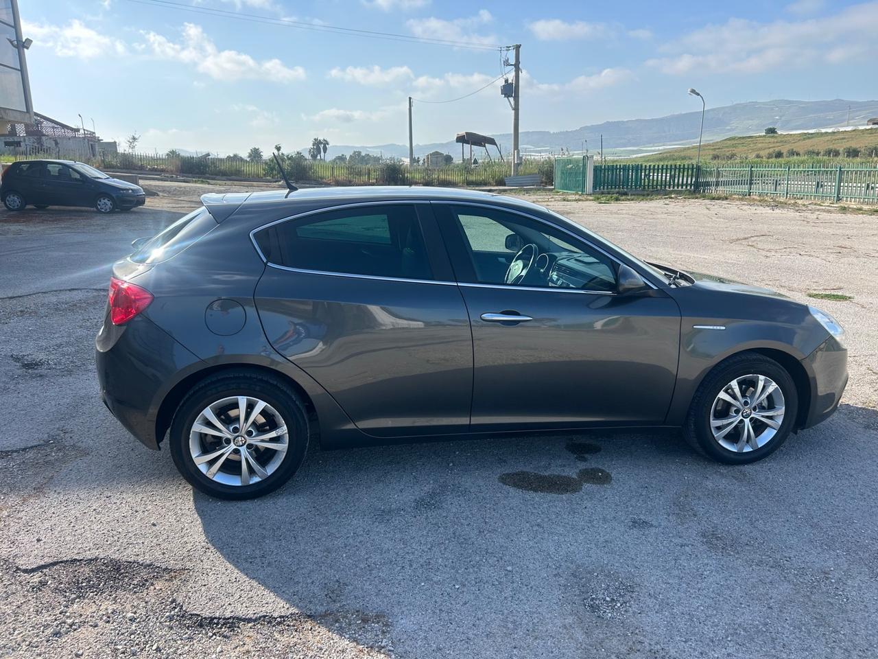 Alfa Romeo Giulietta 1.6 JTDm-2 105 CV Distinctive
