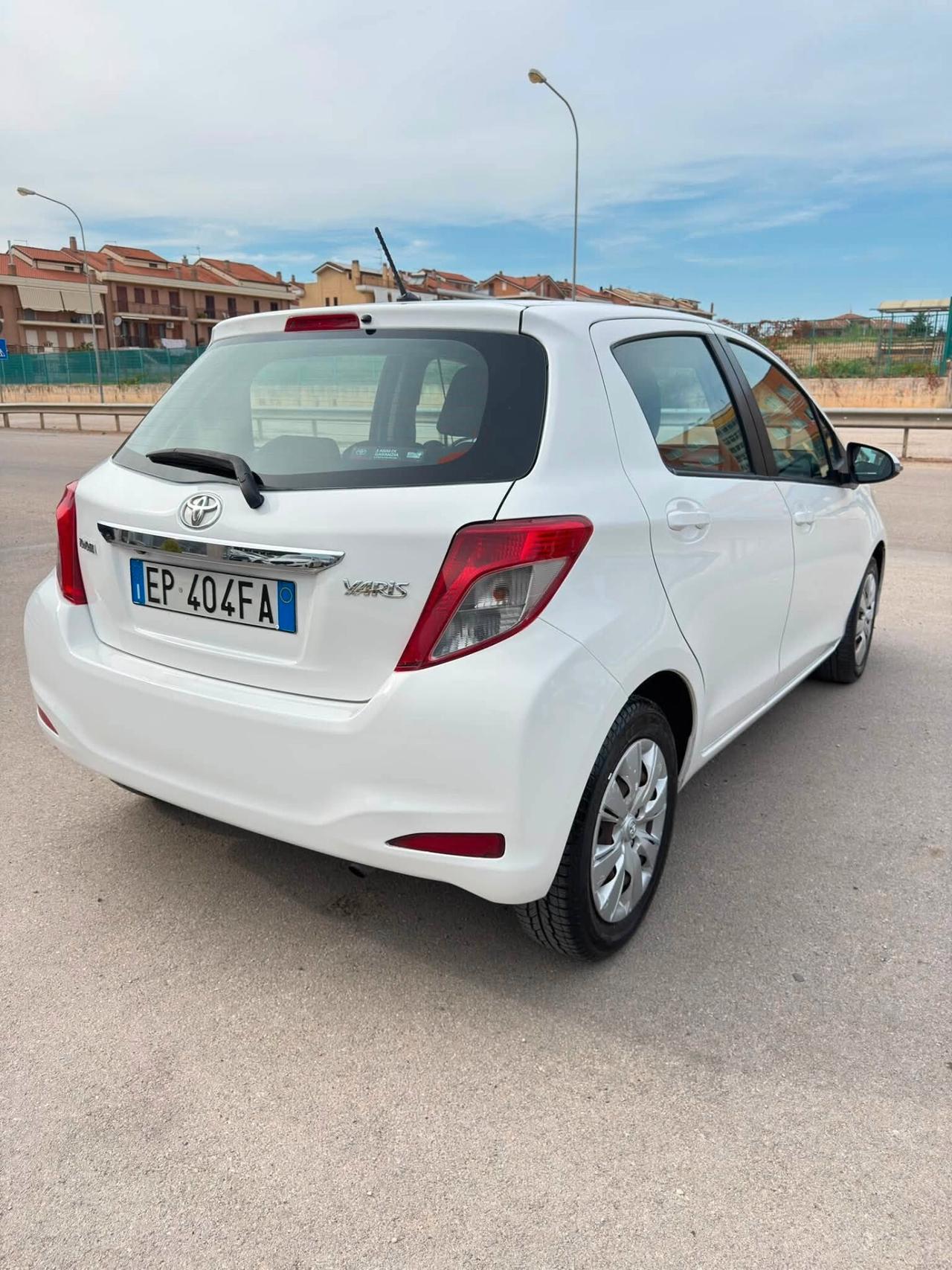 Toyota Yaris 1.0 5 porte Lounge