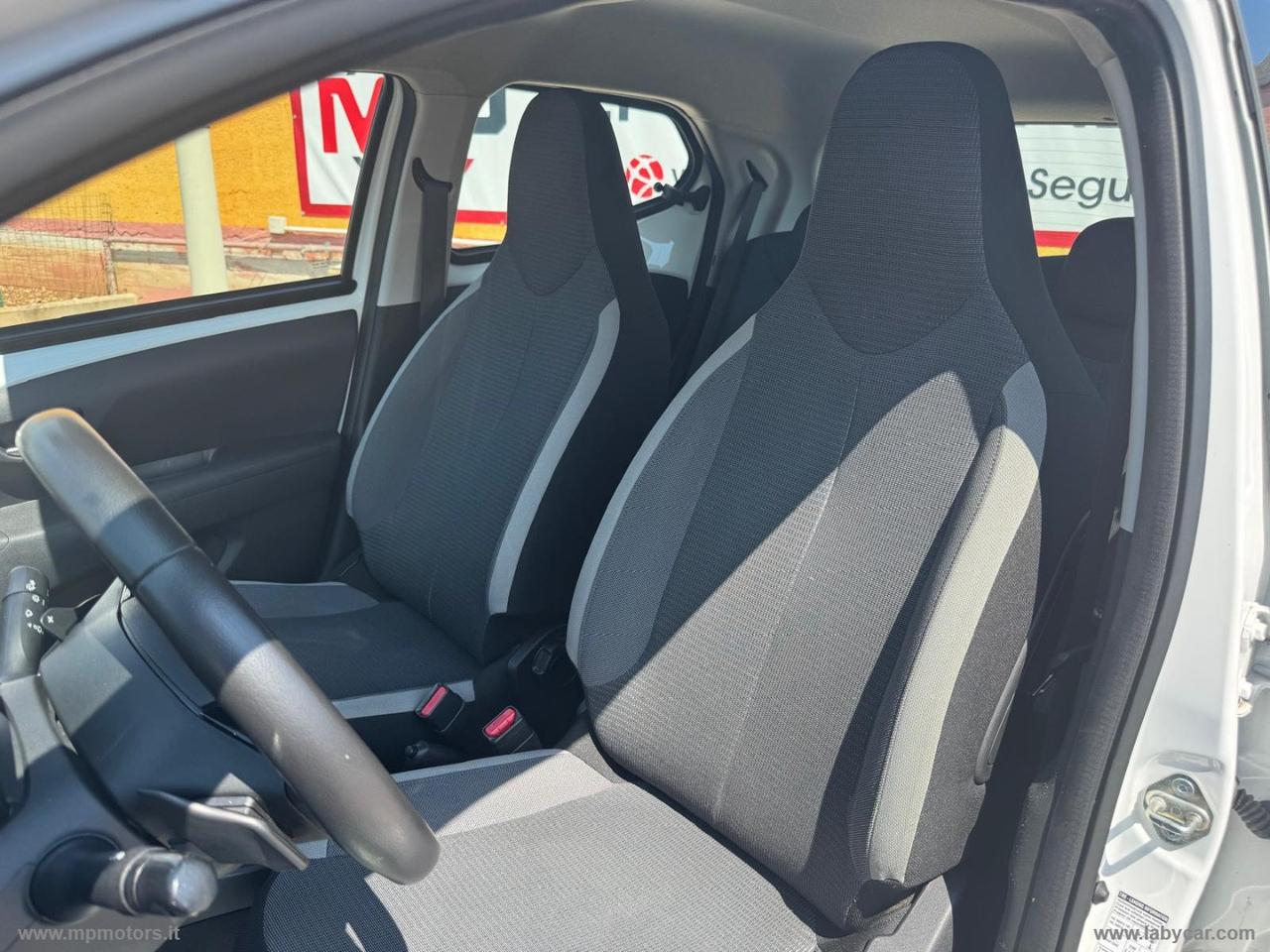 TOYOTA AYGO CONNECT 5P. AUTOMATICA 1.0 72CV