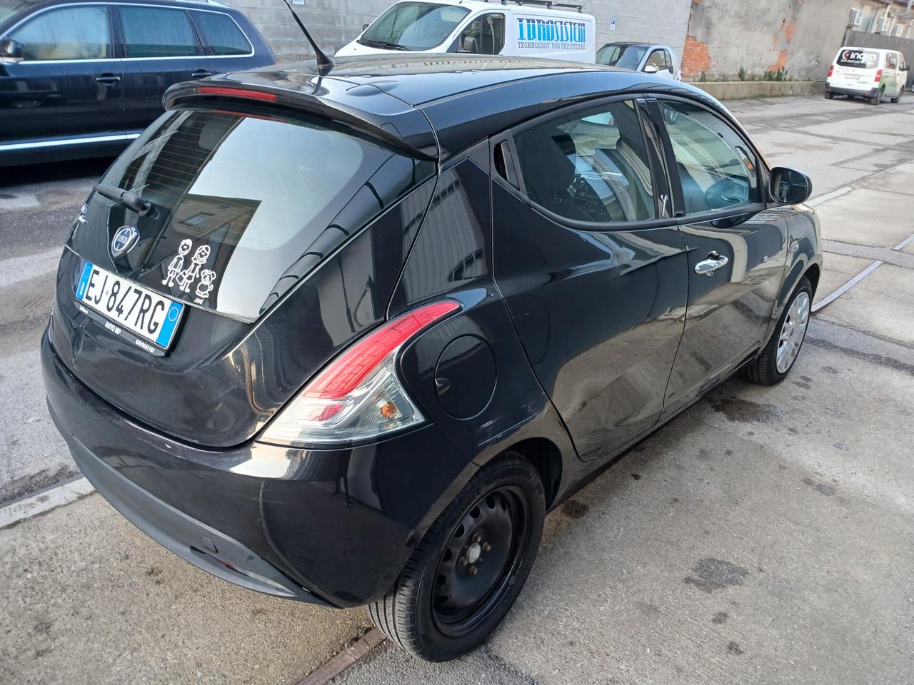 Lancia Ypsilon 1.2 69 CV Unyca*EURO5*NEOPATENTATI