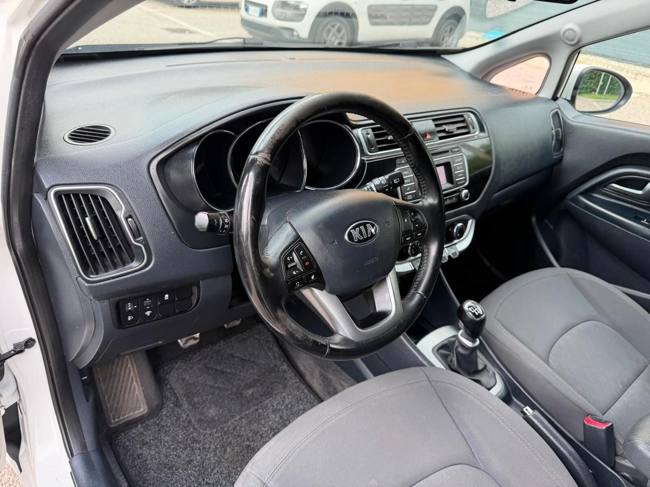 Kia Rio 1.4 crdi - NEOPATENTATI - 12 MESI DI GARANZIA -