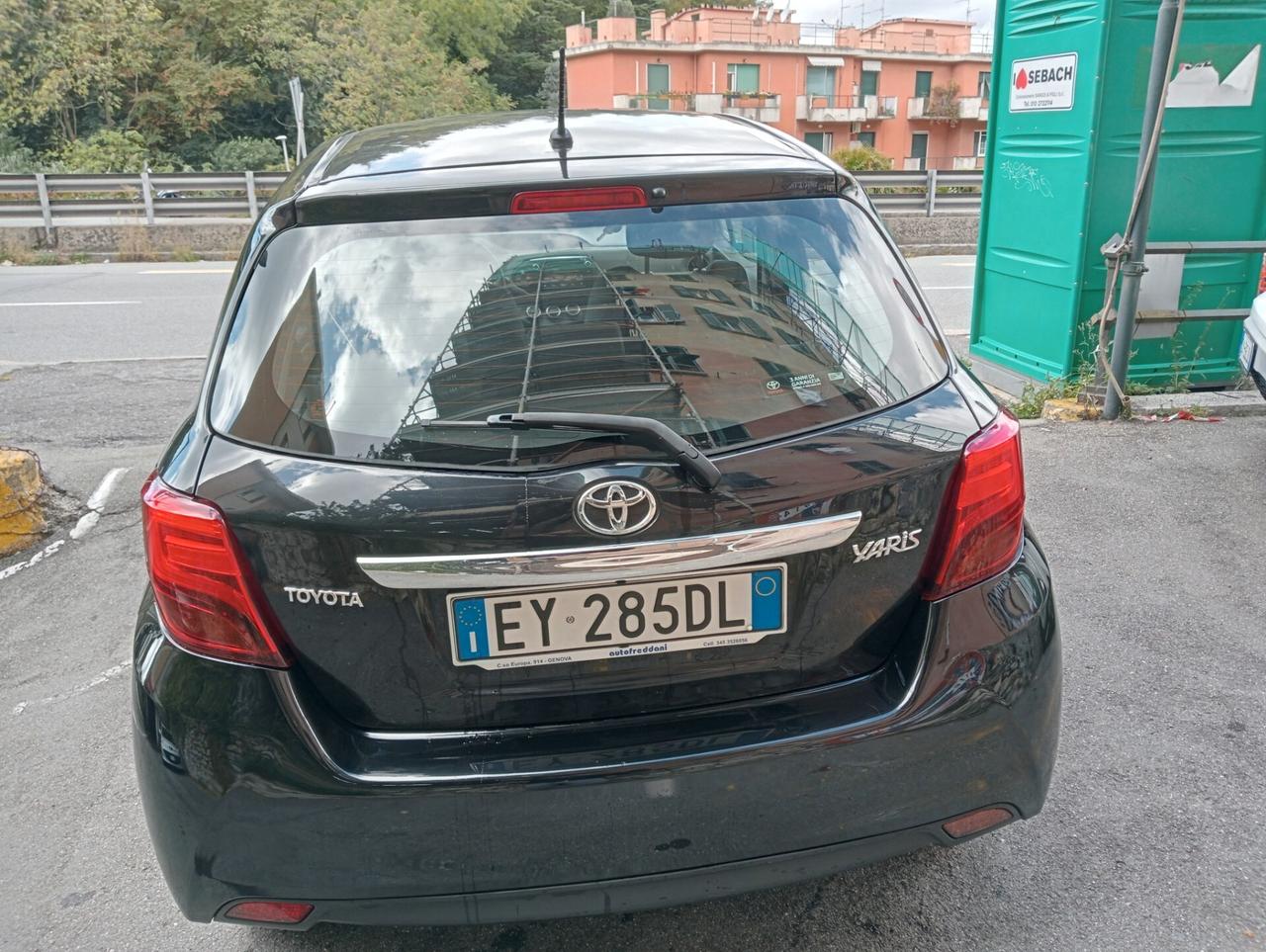 Toyota Yaris 1.0 5 porte Active