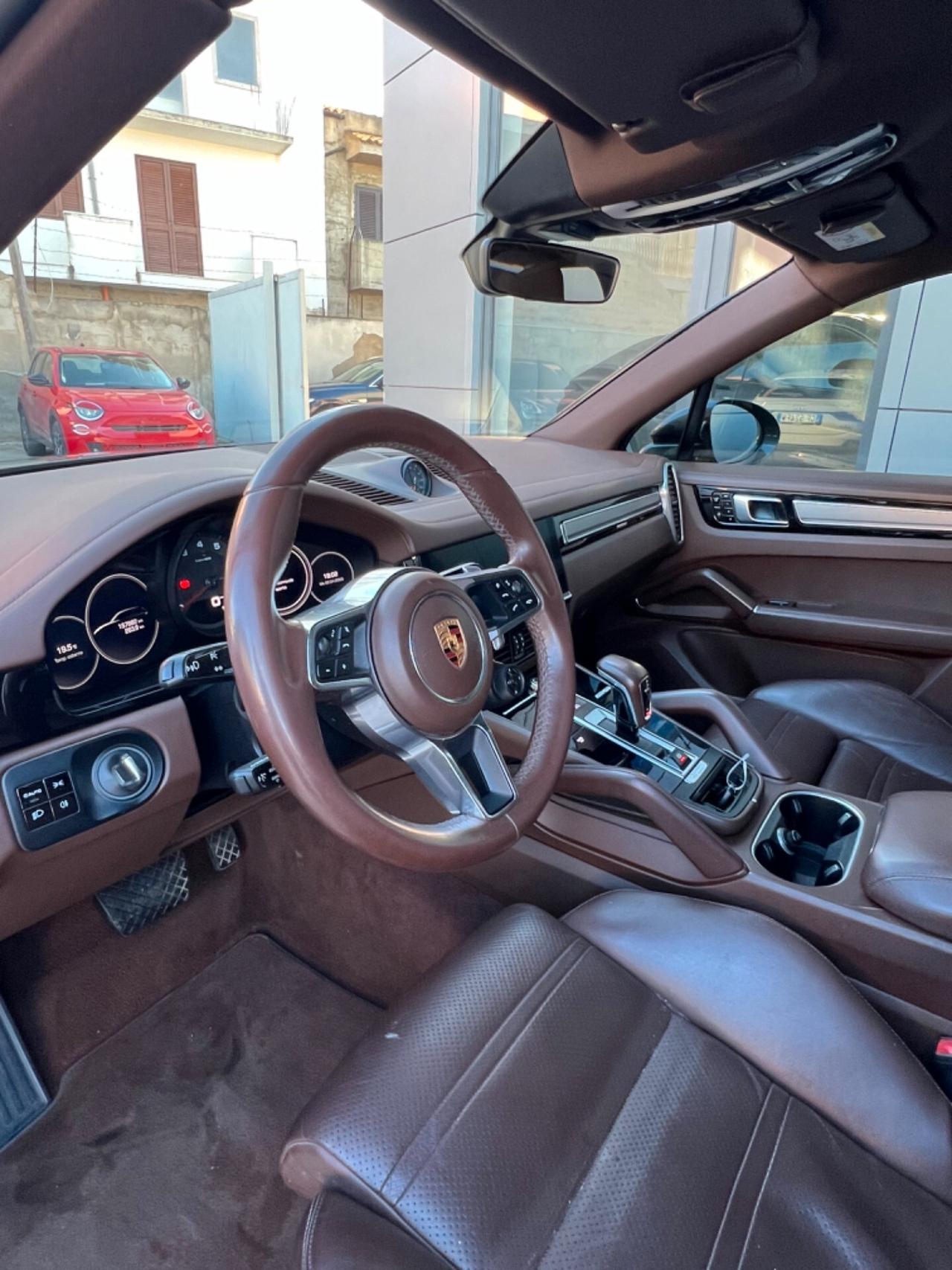 Porsche Cayenne 3.0 tiptronic possibilità noleggio no scoring