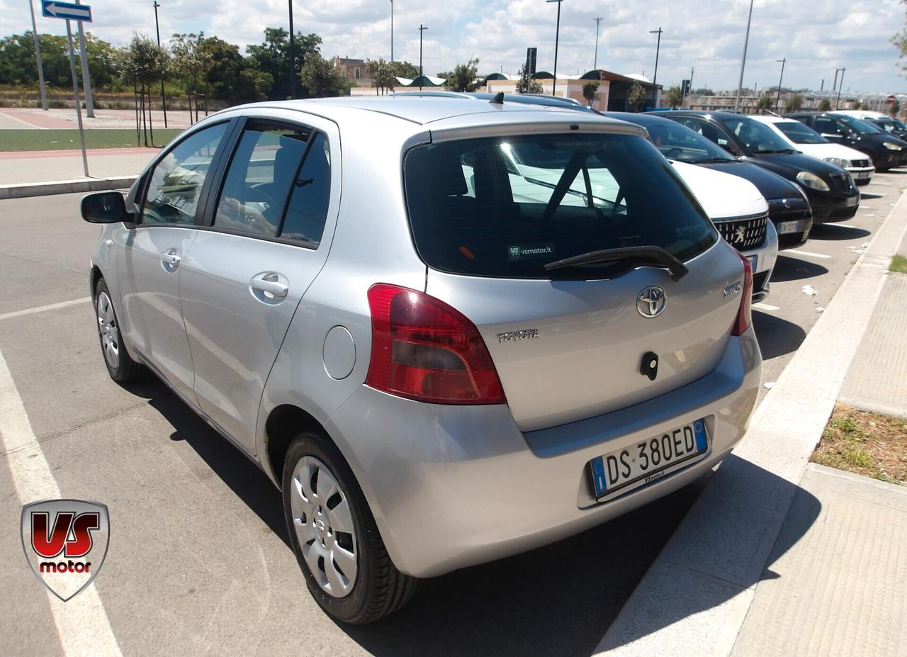 TOYOTA YARIS 1.0 BENZ-2008