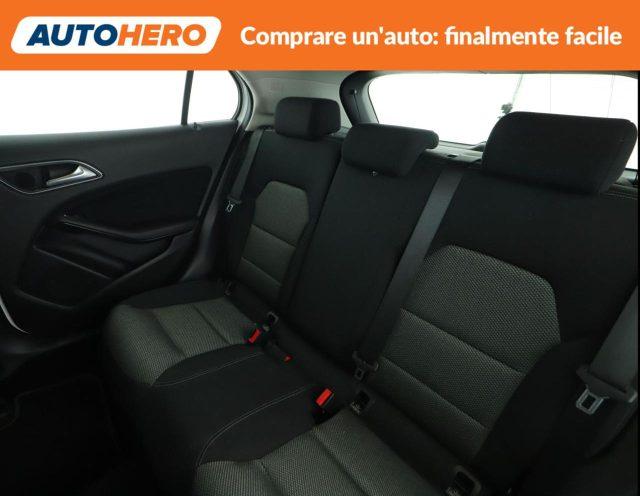 MERCEDES-BENZ GLA 200 d Automatic Business