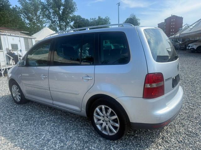 Volkswagen Touran 2.0 TDI 136CV Highline 7 POSTI