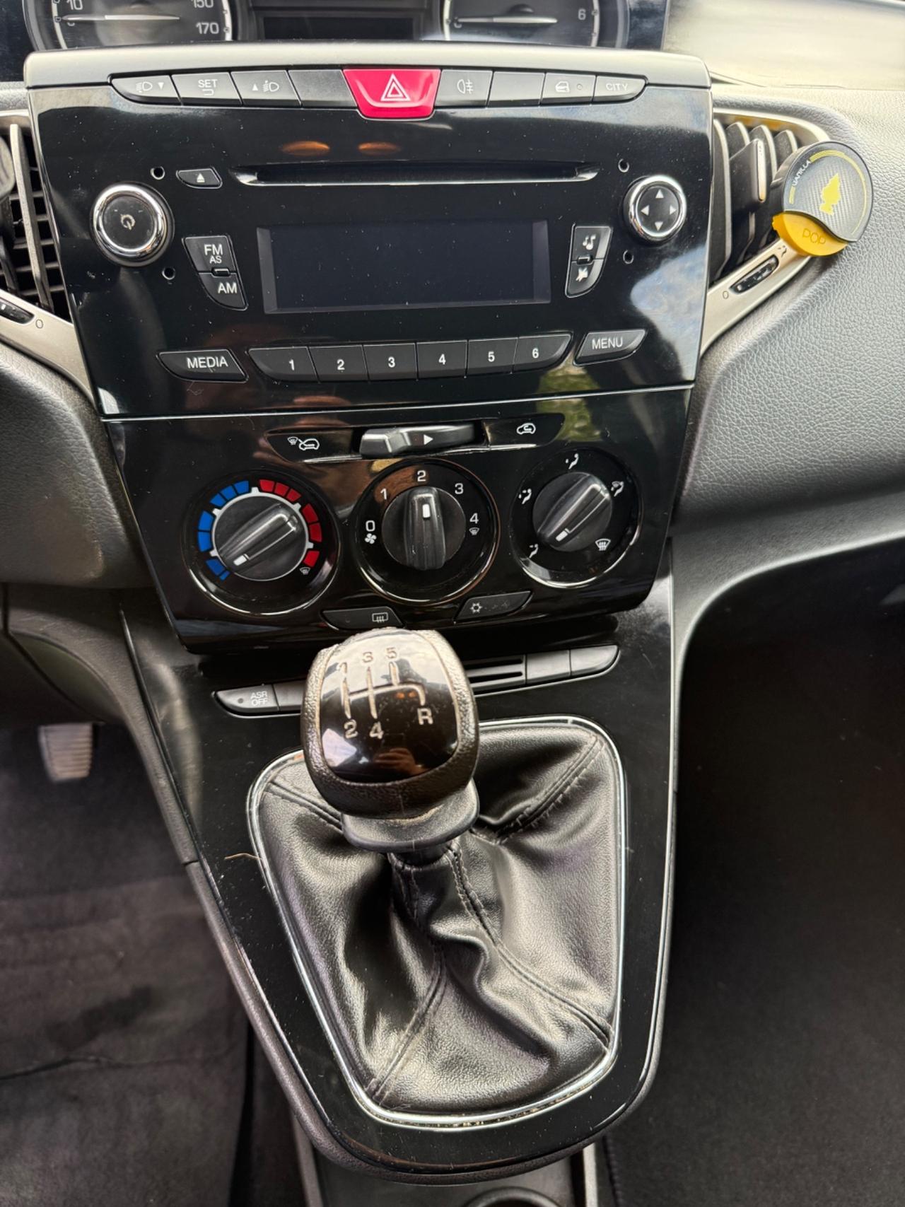 Lancia Ypsilon 1.2 69 CV 5 porte GPL Ecochic Platinum