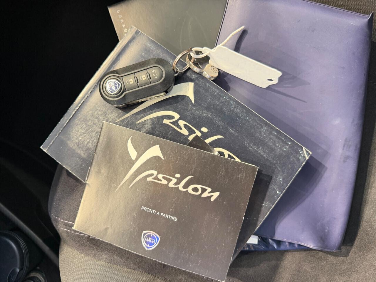 Lancia Ypsilon 1.2 69 CV 5 porte S&S Platinum