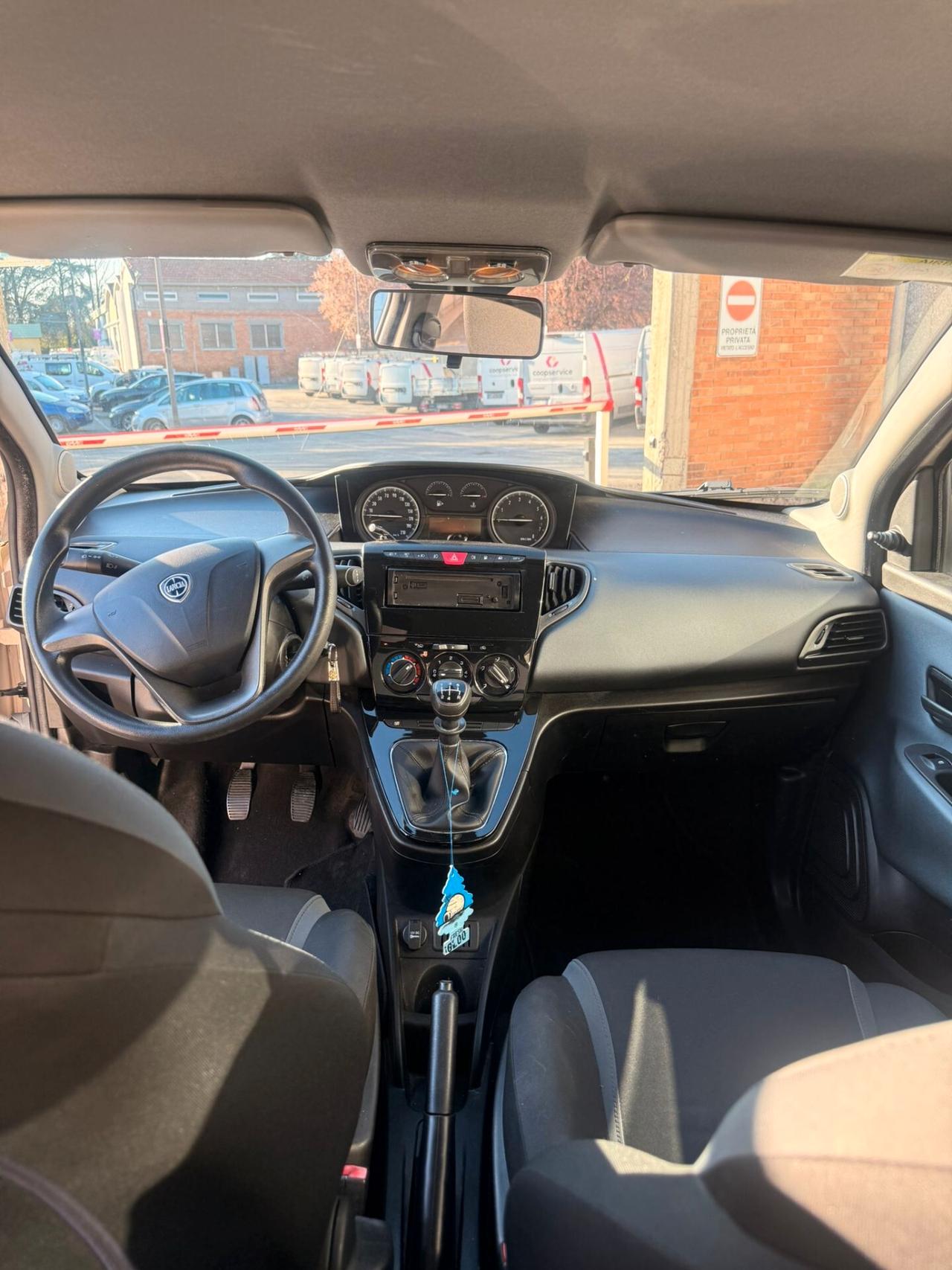 Lancia Ypsilon 1.2 69 CV 5 porte GPL Ecochic Silver