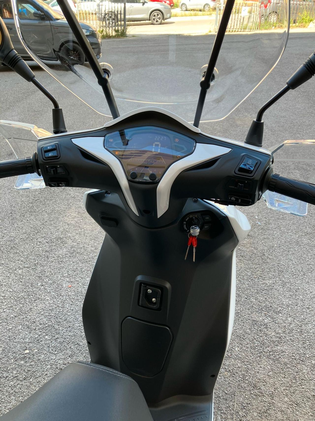 QJ MOTOR SQ 16