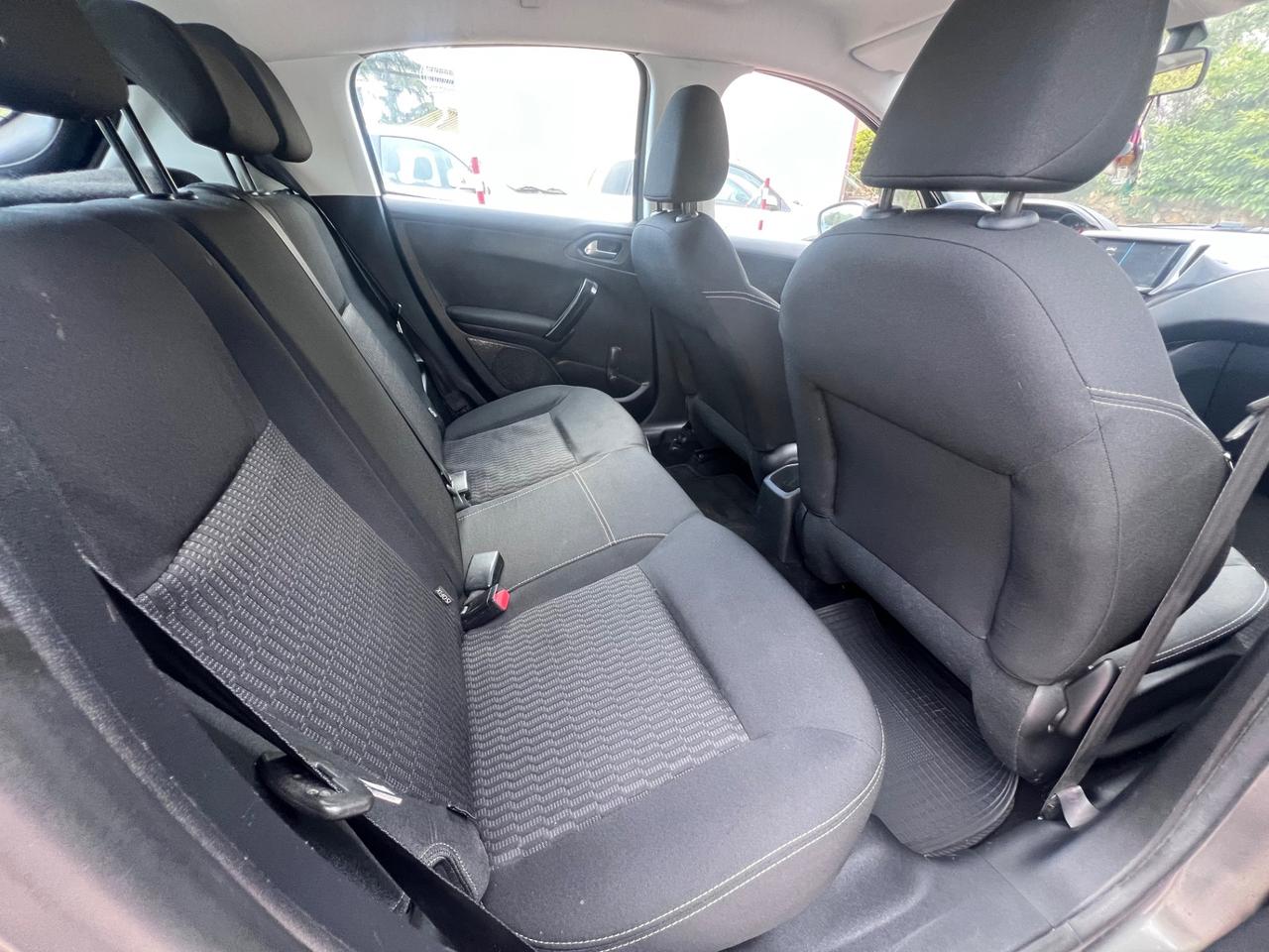 Peugeot 208 PureTech 82 5 porte Allure