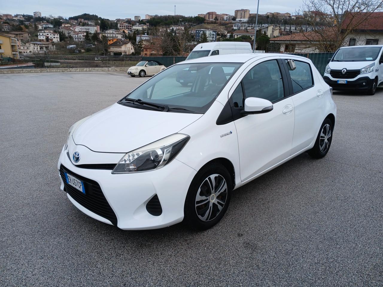 TOYOTA YARIS 1.5 HYBRID 5P LOUNGE BENZINA AUTO