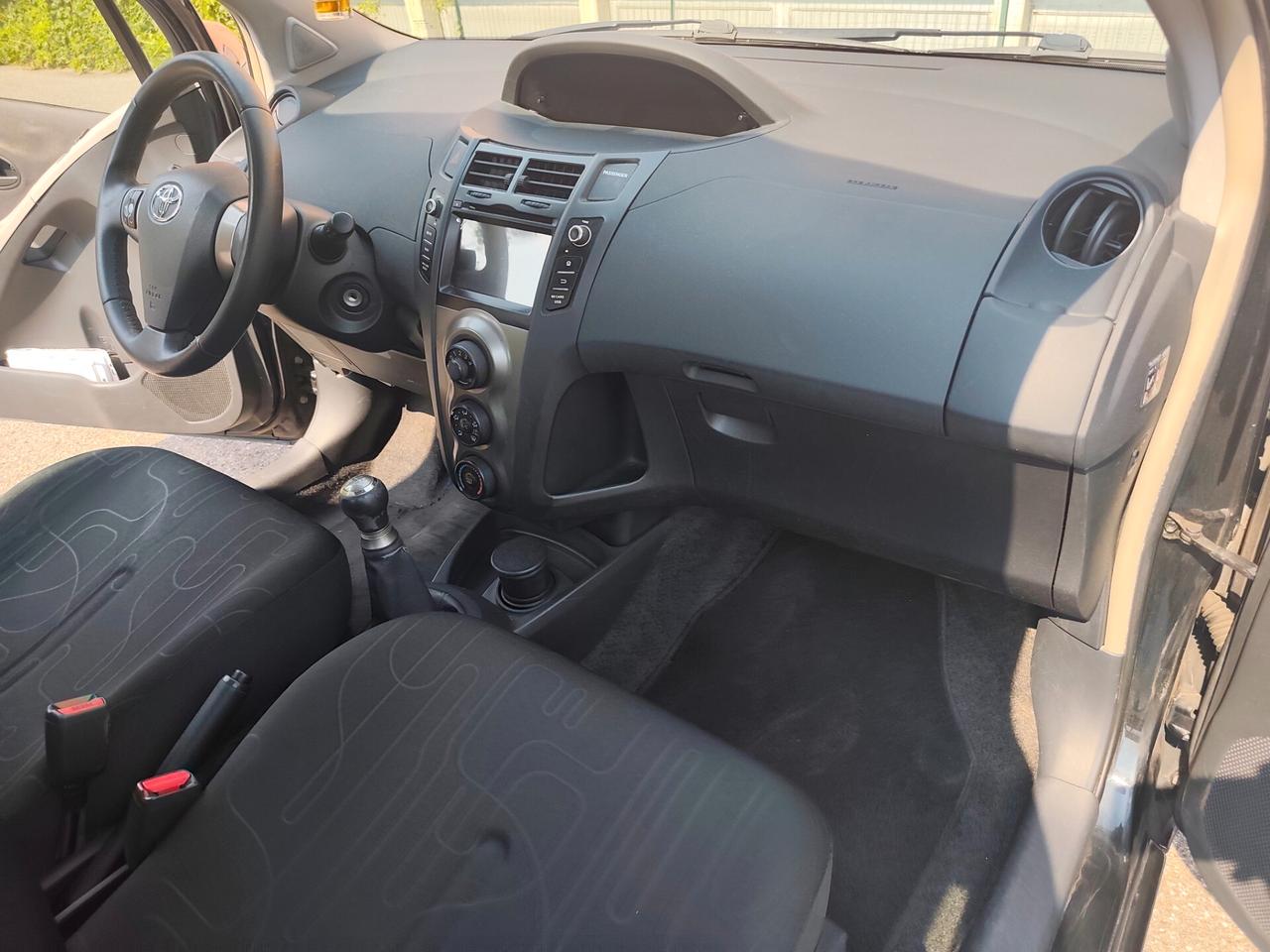 Toyota Yaris 1.0 Benz euro 4 5 porte