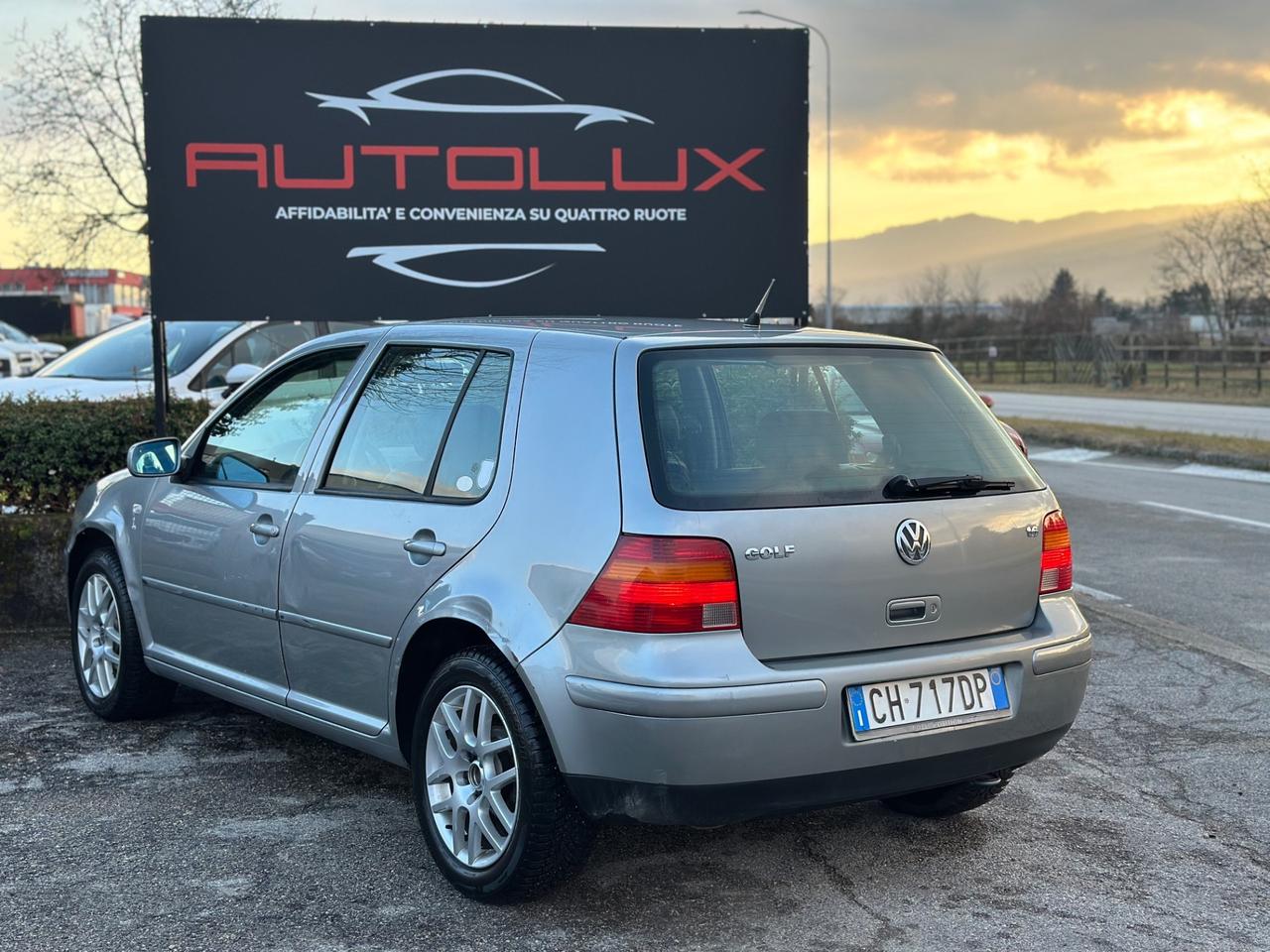 VOLKSWAGEN GOLF 4 1.6 16V cat 5 porte Highline