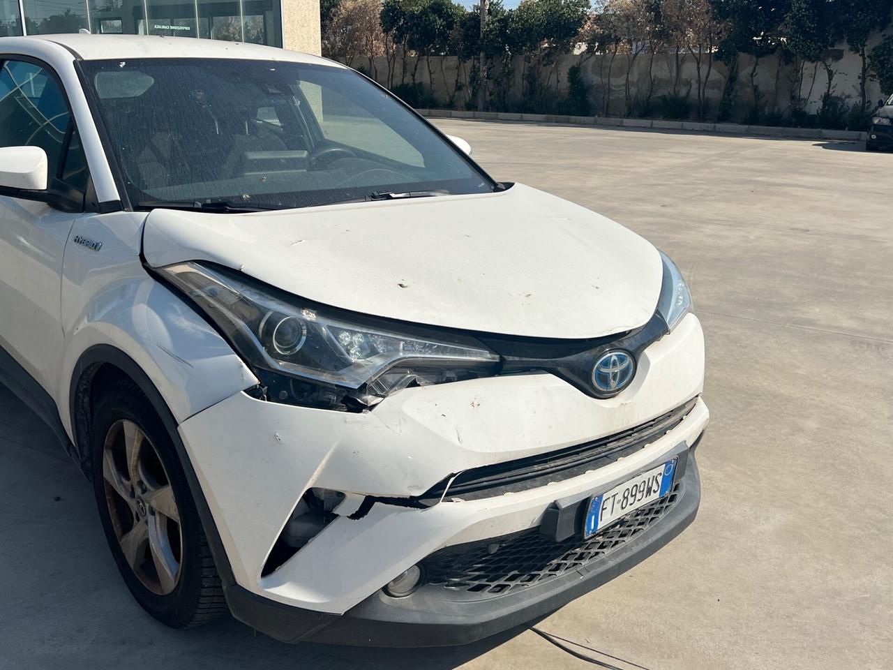 Toyota C-HR 1.8 Hybrid E-CVT Business - RISERVATA A OPERATORI DEL SETTORE
