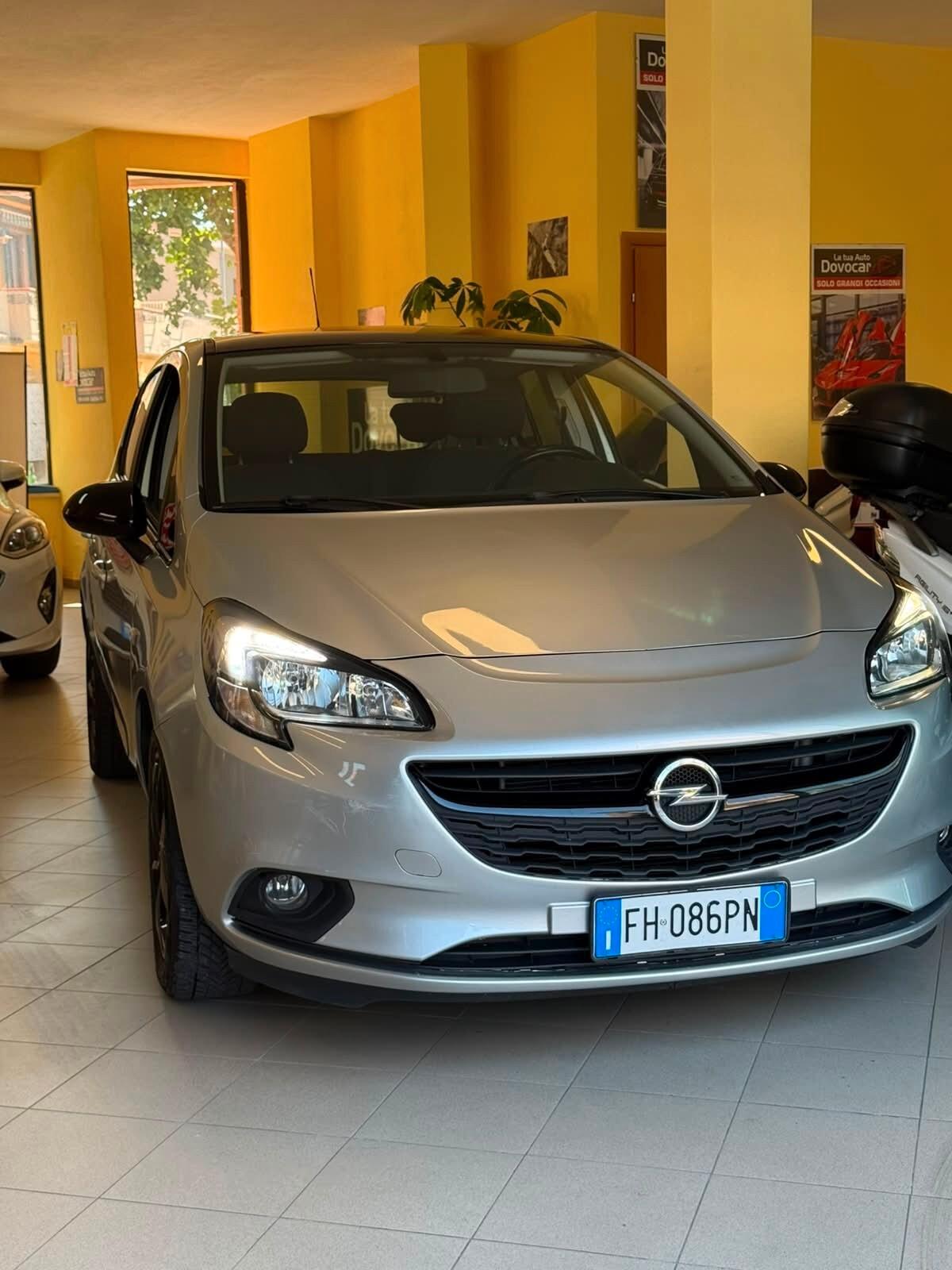 Opel Corsa 1.4 90CV GPL Tech 5 porte b-Color