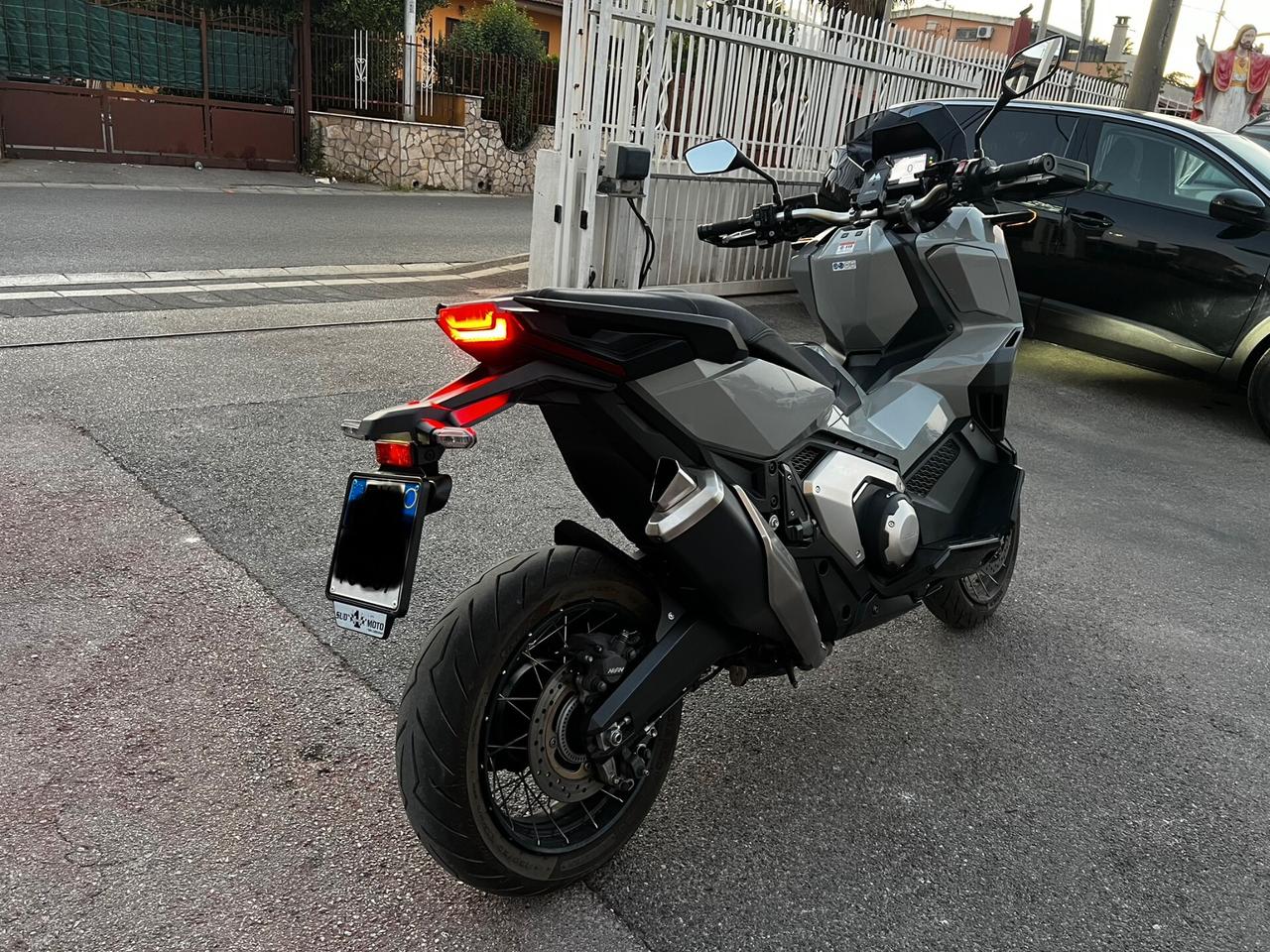 Honda X-ADV 750 Fulled- PARI AL NUOVO