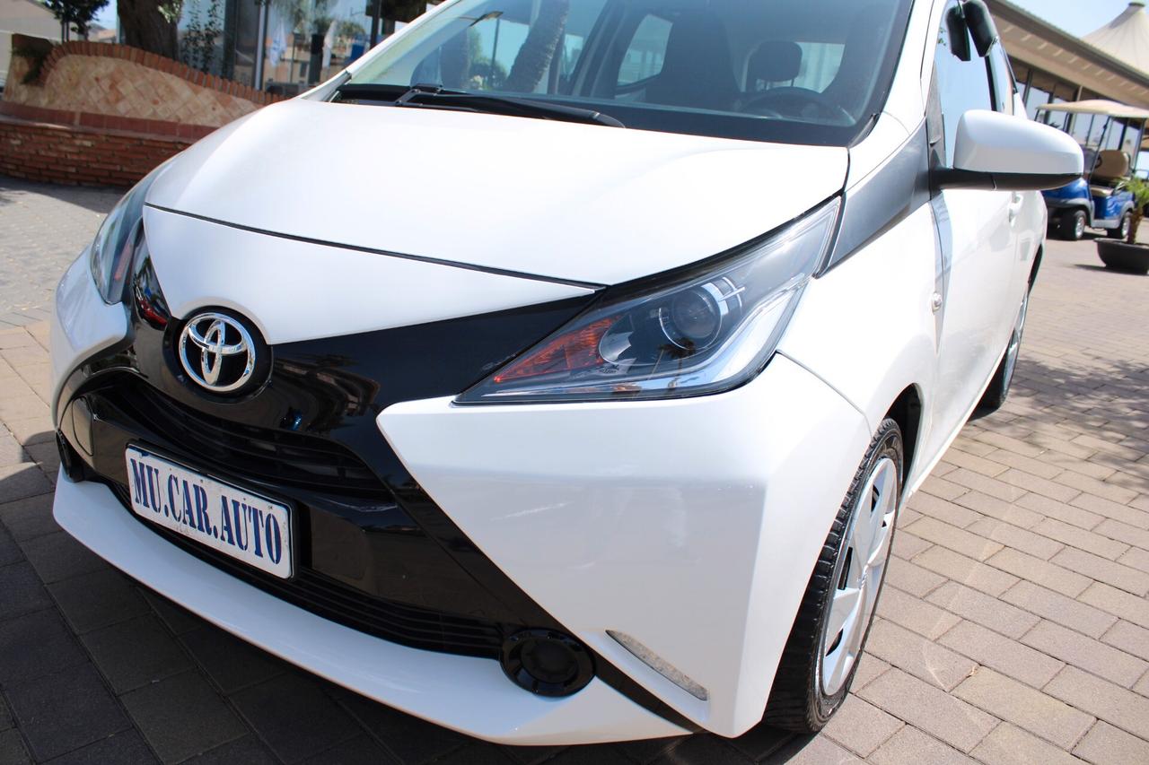 Toyota Aygo 1.0 VVT-i 69 CV 5 porte x-play