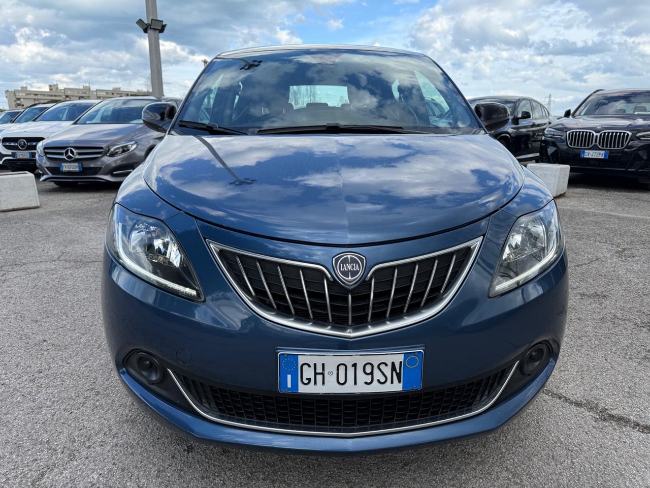 Lancia Ypsilon 1.0 FireFly 5 porte S&S Hybrid Ecochic Silver