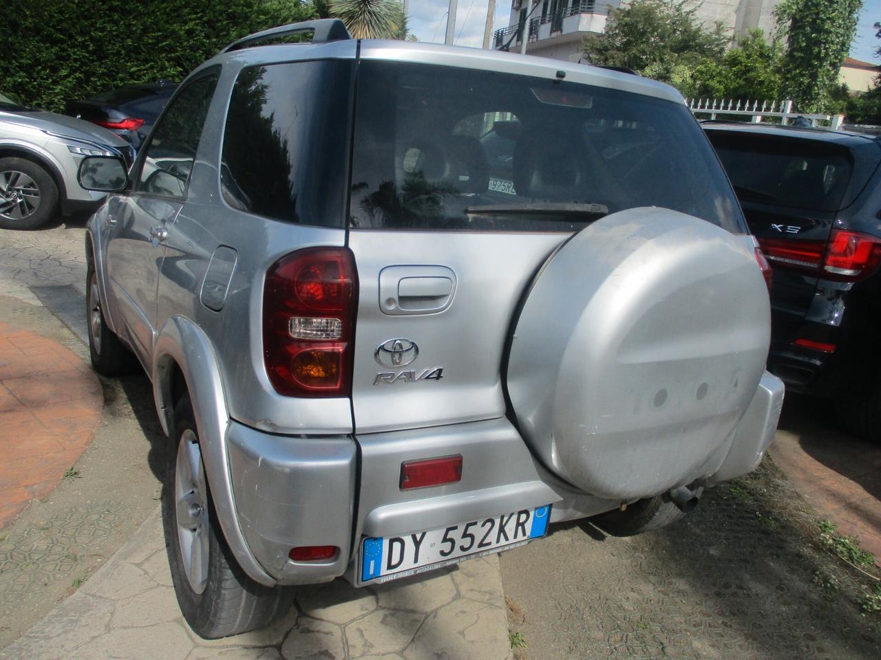 Toyota RAV 4 RAV4.com 2.0 Tdi D-4D cat 3 porte Sol