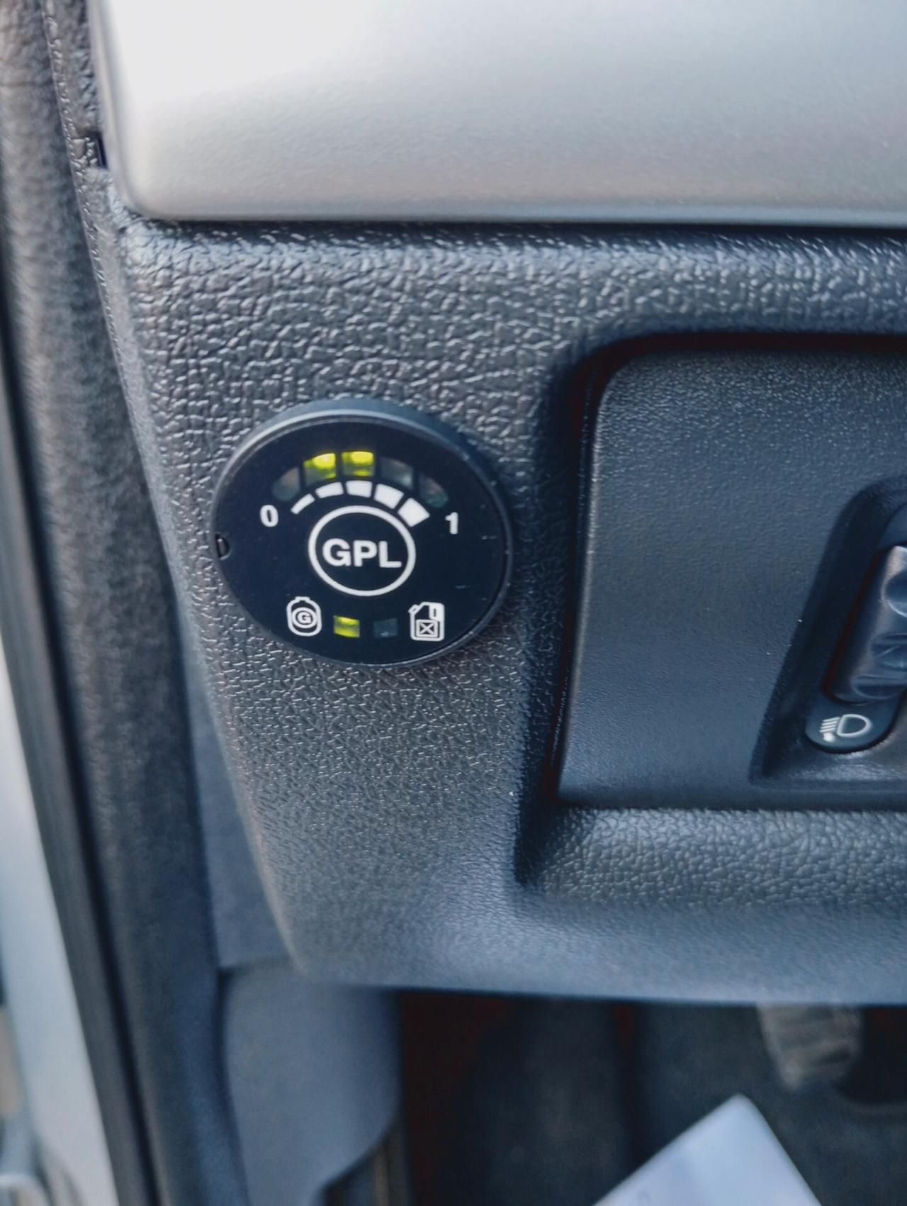 Renault Clio 1.2 16V 5 porte GPL Dynamique