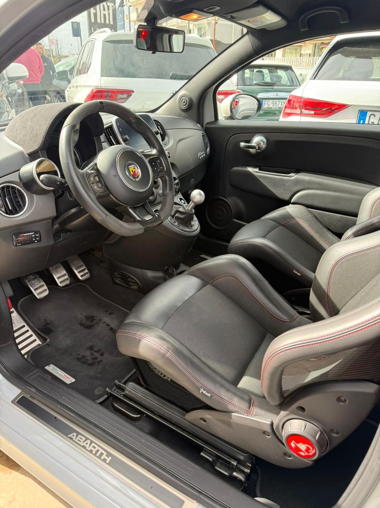 Abarth 595 1.4 Turbo T-Jet 180 CV Esseesse