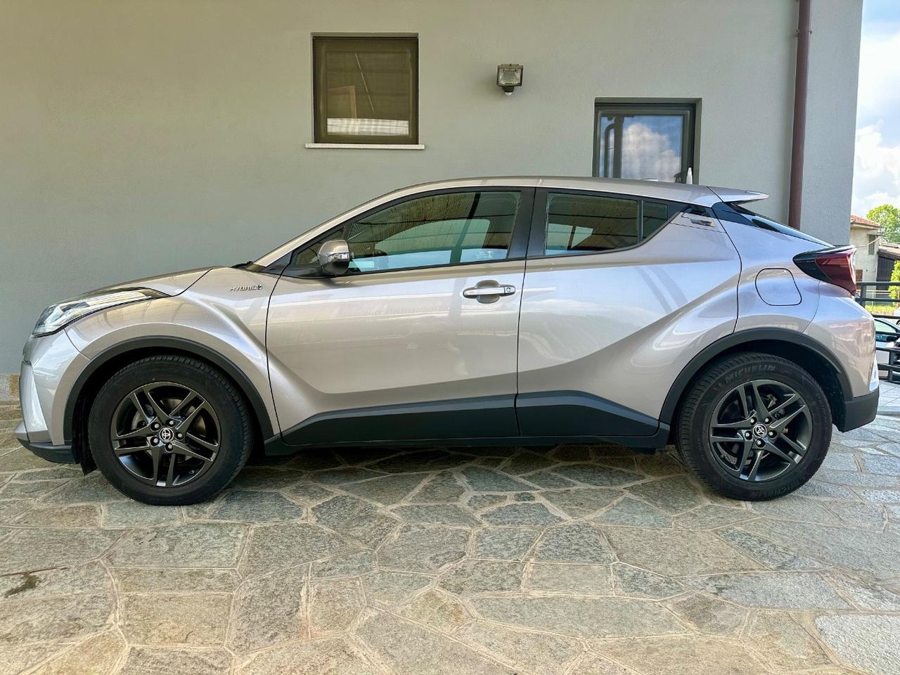 Toyota C-HR 1.8h Business e-cvt