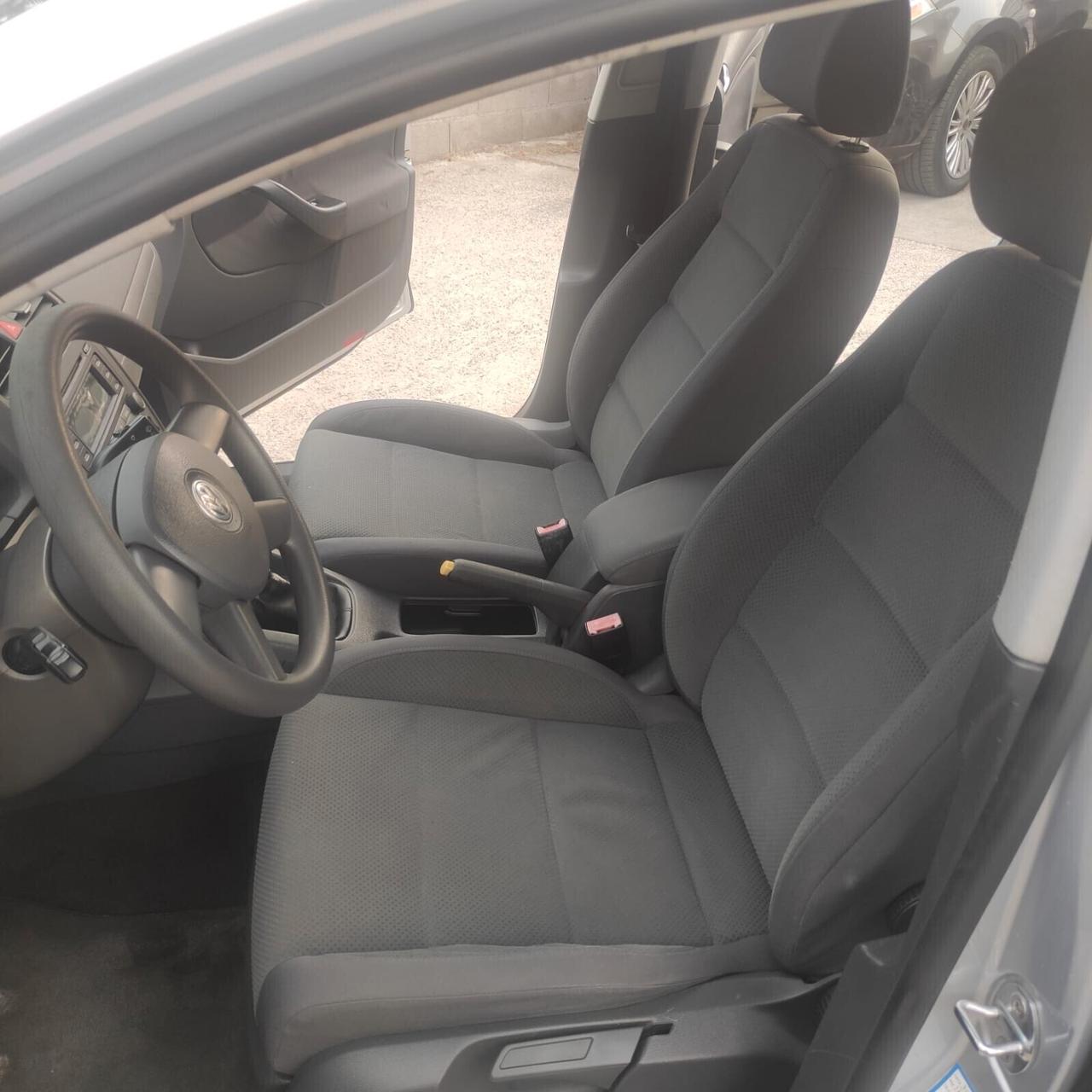 Volkswagen Golf 1.6 16V FSI 5p. 6 marce Sportline