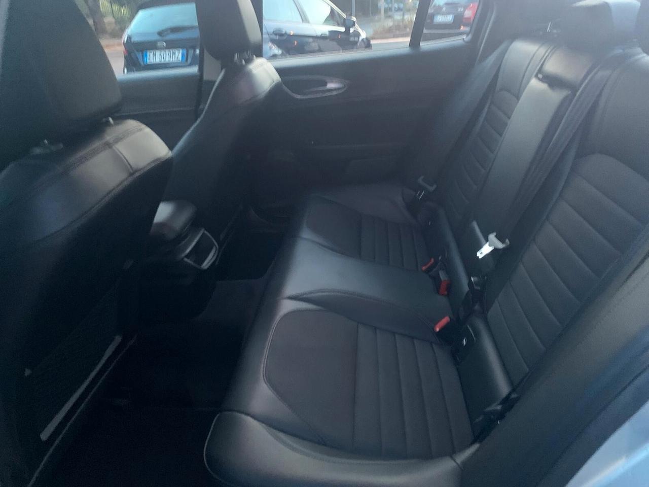 Alfa Romeo Giulia 2.2 Turbodiesel 180 CV Business Sport - 2018