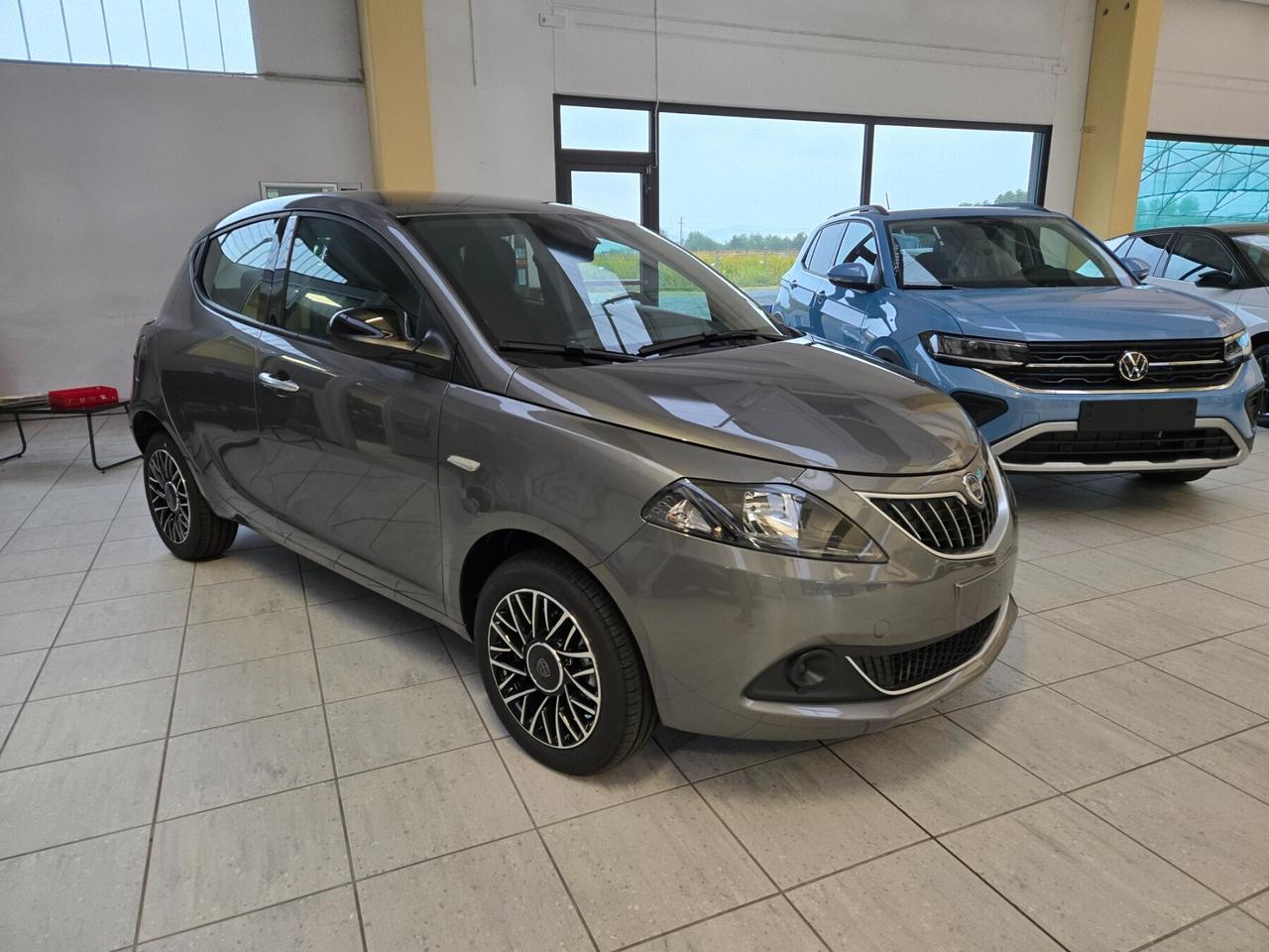 Lancia Ypsilon 1.0 FireFly 5 porte S&S Hybrid Platino