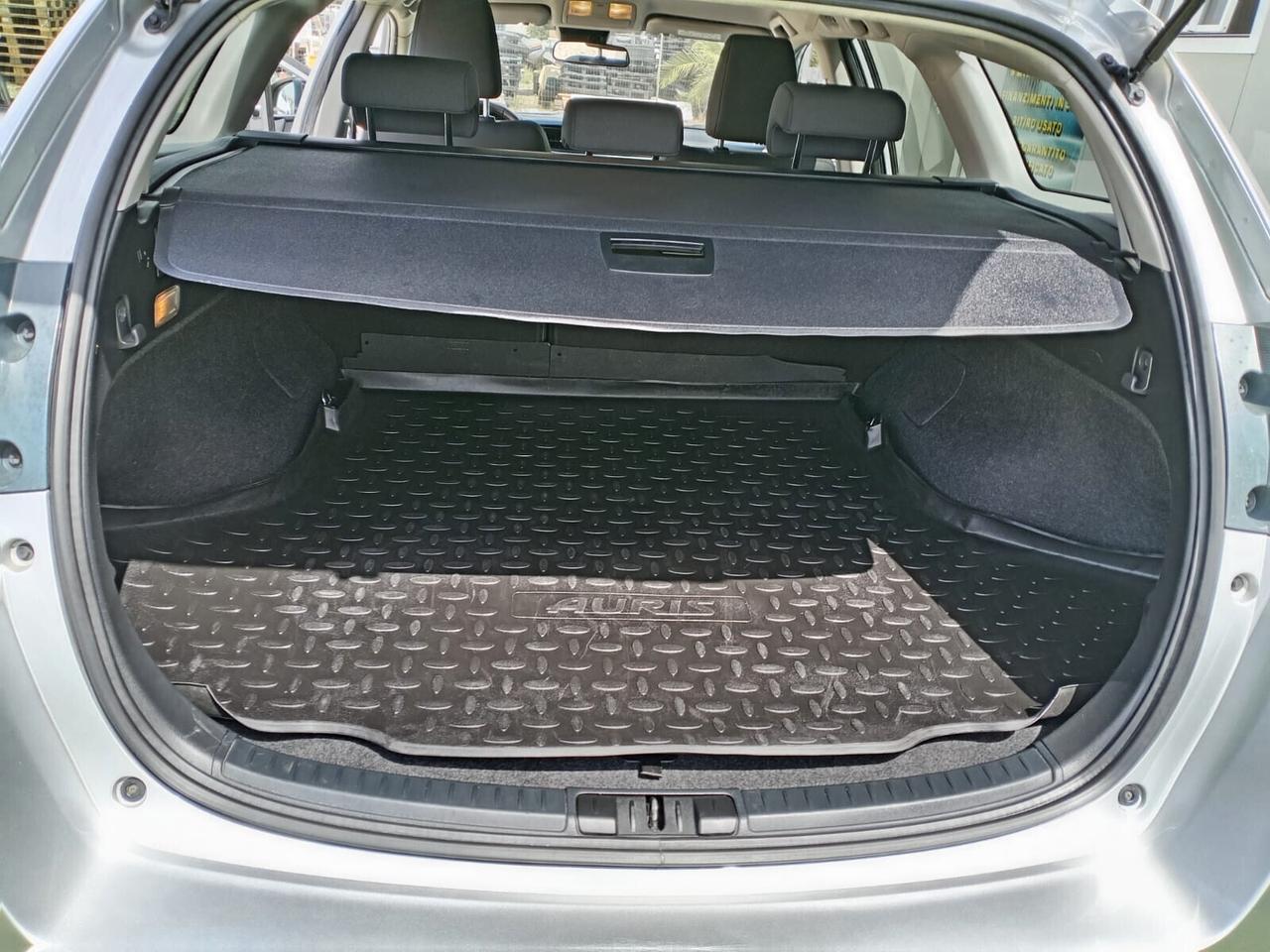 TOYOTA AURIS 1.6 DIESEL 5 PORTE