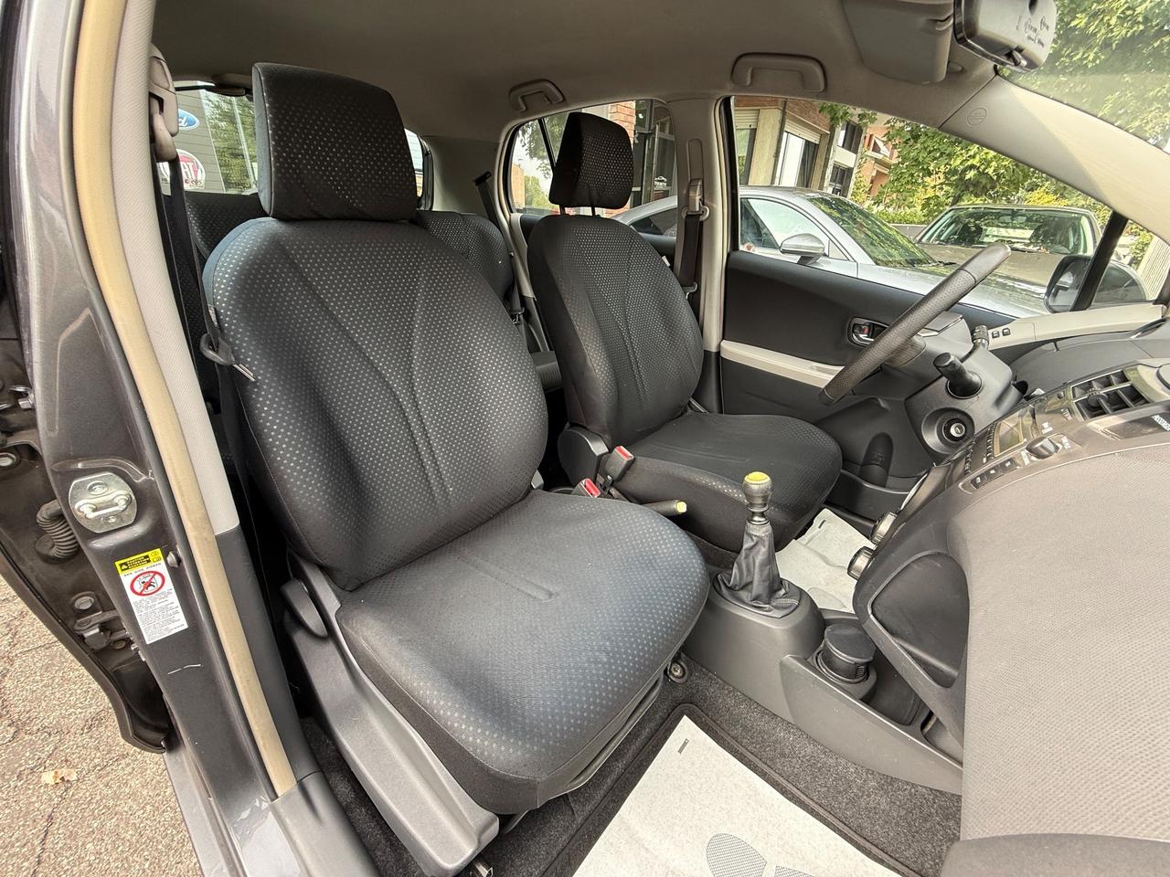 Toyota Yaris 1.3 5 porte M-MT Sol