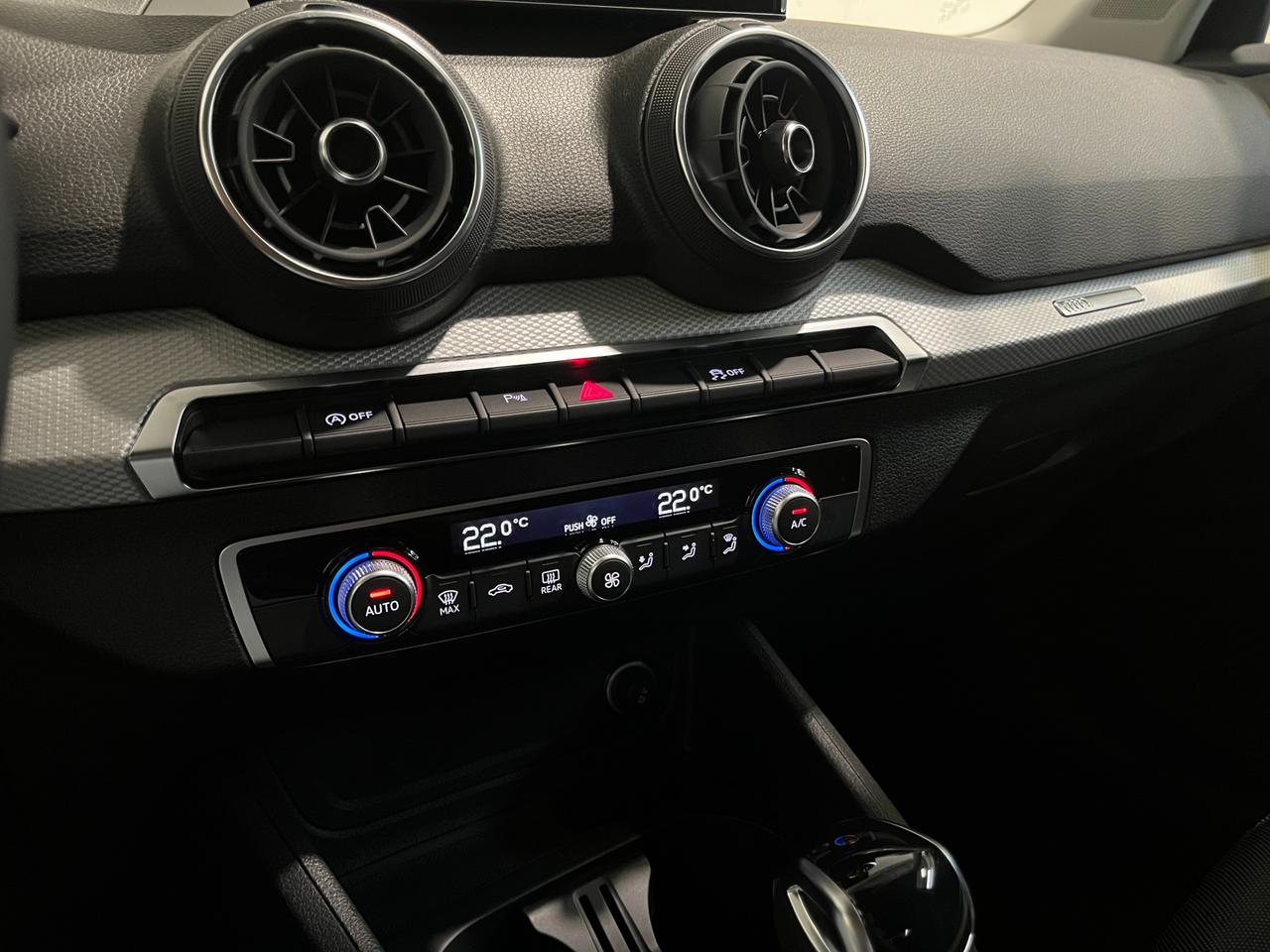 AUDI Q2 35 TFSI S-TRONIC BUSINESS ADVANCED